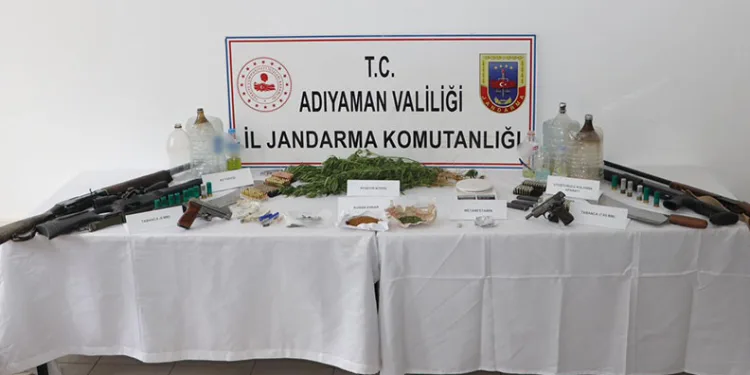 Adıyaman merkezli uyuşturucu operasyonu: 11 gözaltı