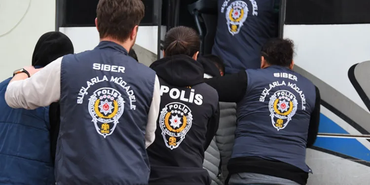 Nevşehir’de 34 bin liralık dolandırıcılık: 8 şüpheli tutuklandı