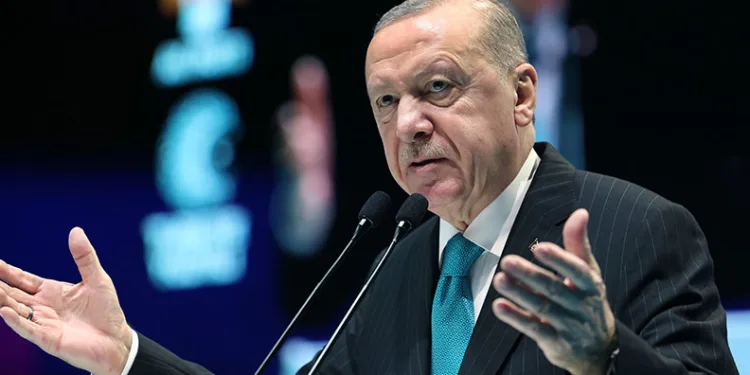 Erdoğan: “Türkiye küresel bir güce dönüşüyor”