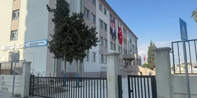 Okulda gıda zehirlenmesi: 26 çocuk hastaneye sevk edildi