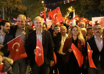 İnegöl’de Cumhuriyet Coşkusu Meydanlara Taştı
