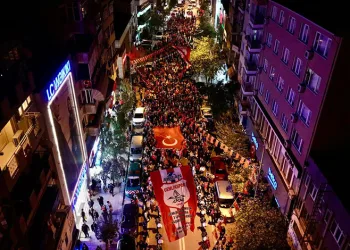 Gemlik’te Cumhuriyet Coşkusu Kortej Yürüyüşüyle Zirveye Ulaştı