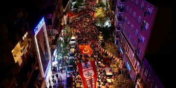 Gemlik’te Cumhuriyet Coşkusu Kortej Yürüyüşüyle Zirveye Ulaştı