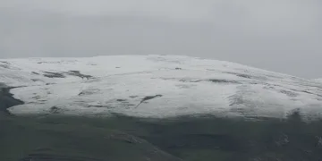 Ardahan’da yüksek kesimler beyaza büründü