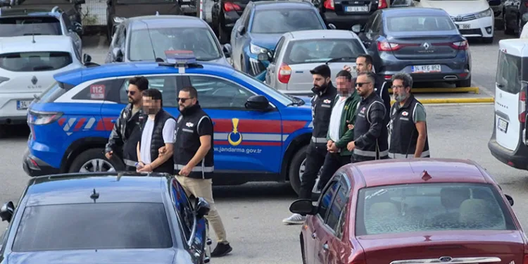 Bodrum’da rüşvet operasyonu: İki şüpheli adliyeye sevk edildi