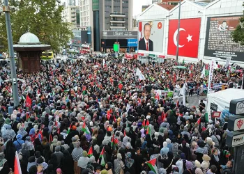 Bursalılar Gazze için meydanlara indi