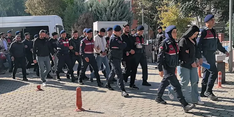 Bursa’da kız meselesi kavgasında 10 kişi adliyeye sevk edildi