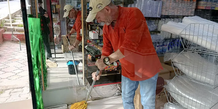 Tekirdağ’da su patlağı esnafı mağdur etti