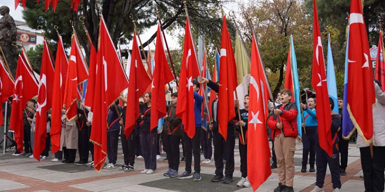 Bekir Aydın Cumhuriyet Meydanı’nda Düzenlenen Cumhuriyet Bayramı Törenine Katıldı