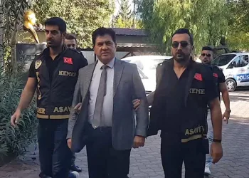 Eski Kemer Belediye Başkanı tutuklandı