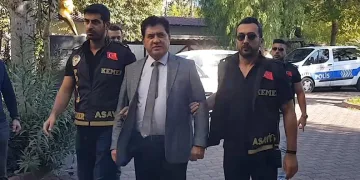 Eski Kemer Belediye Başkanı tutuklandı