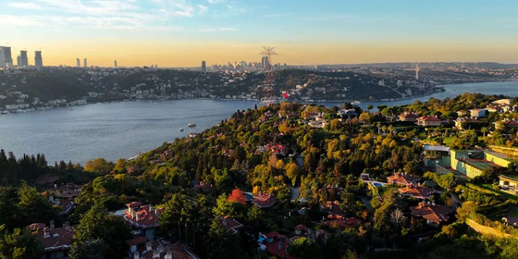 İstanbul Boğazı’nda sonbahar manzarası