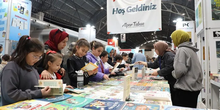 İnegöl 9. Kitap Günleri başladı