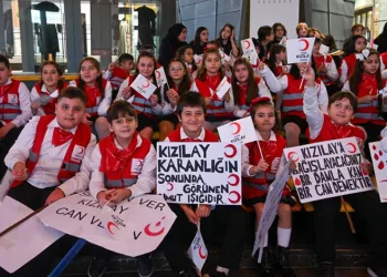 Bursa’da Kızılay Haftası’na coşkulu başlangıç