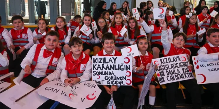 Bursa’da Kızılay Haftası’na coşkulu başlangıç