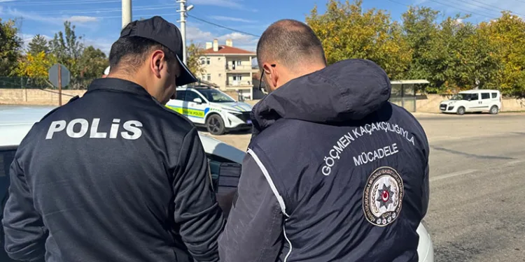 Kırşehir’de düzensiz göç operasyonu: 8 göçmen yakalandı