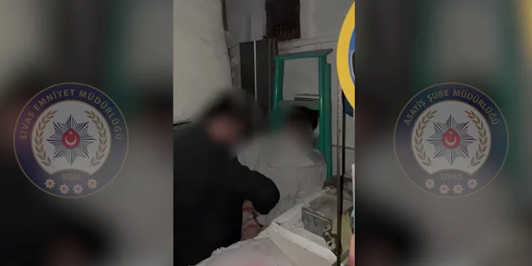 Sivas’ta aranan şahıs gizli bölmede yakalandı
