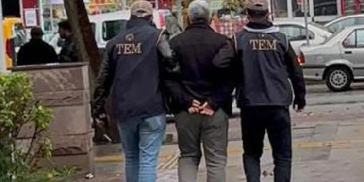 Kırşehir’de FETÖ firarisi bodrum katında yakalandı