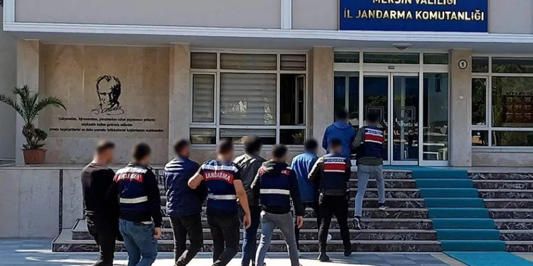 Mersin’de aranan 5 şahıs jandarma ekiplerince yakalandı