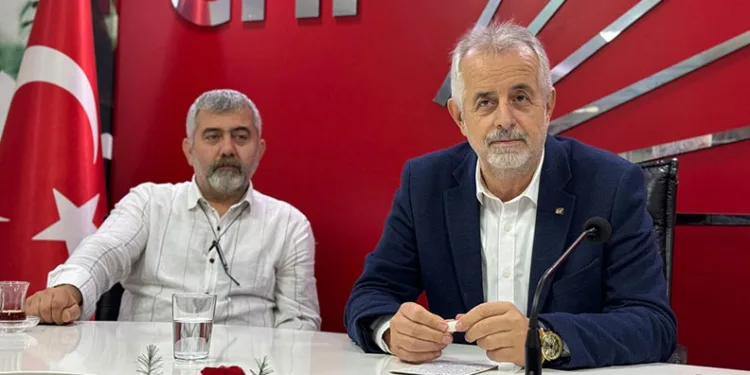 CHP’li Dinçel, kongre üzerinden sitem etti