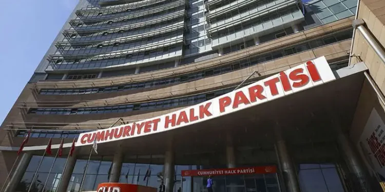 CHP bilgi işlem sorumlusuna gözaltı