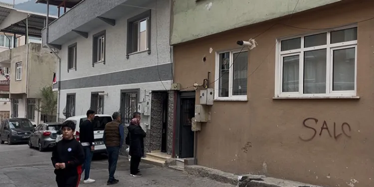 Bursa’da 43 yaşındaki adam evinde ölü bulundu.