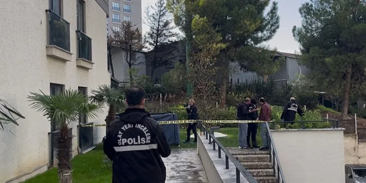 Hava almak için çıktığı camdan düşen genç hayatını kaybetti