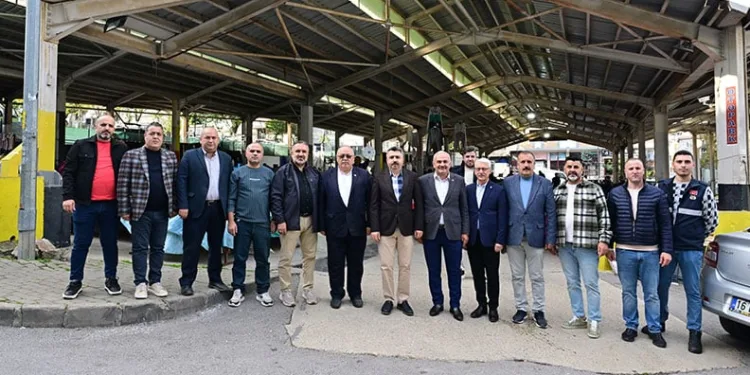 Oktay Yılmaz pazar esnafı ile buluştu