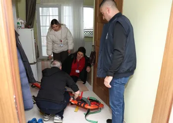 Nilüfer’de huzurevi sakinlerine afet tatbikatı 