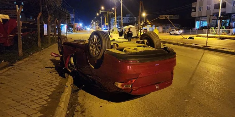 Bursa’da aşırı hız kaza getirdi: 1’i ağır 3 yaralı
