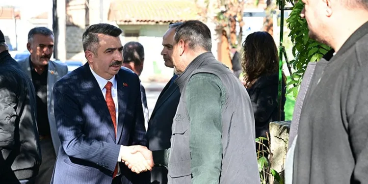 Oktay Yılmaz, Vakıf Mahallesinde