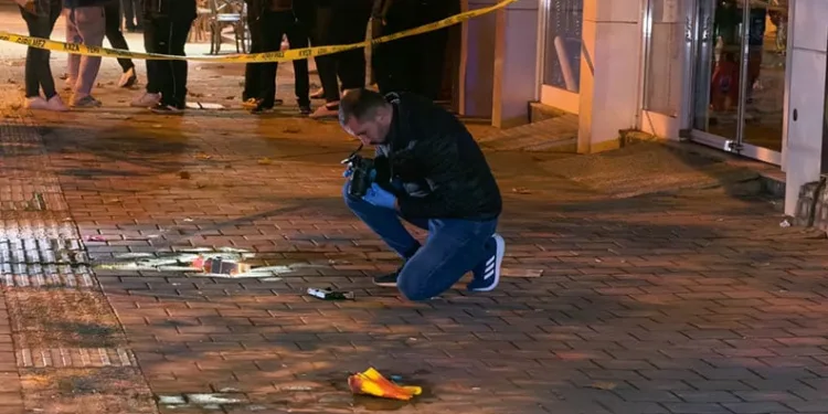 Bursa’da kaldırımda tartıştığı adamı silahla vurarak öldürdü