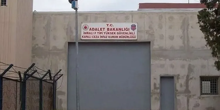 Gözler İmralı ziyaretinde