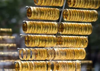 Altın aylık kazanca yöneliyor