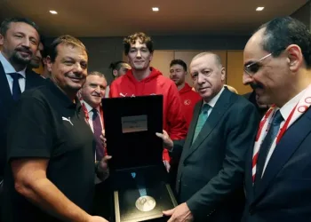 Cumhurbaşkanı Erdoğan’dan A millilere destek