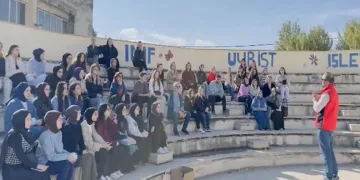 Bursa polisi, okul okul gezerek öğrencileri bilgilendirdi