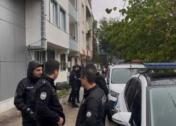 Dengesini kaybedip camdan düşen şahıs ağır yaralandı