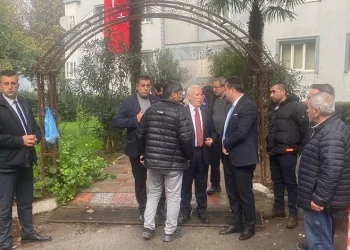 Bursa’da hızla giden motosikletliye arkasından gelen motosikletli böyle çarptı