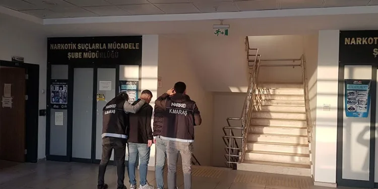 Jandarmadan aranan şahıslara yönelik operasyon