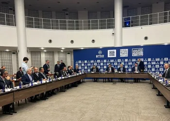 Başkan Şadi Özdemir’den üniversitelilere vize morali