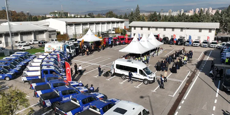 Büyükşehir filosu 50 yeni araç ile 1 yaş gençleşti