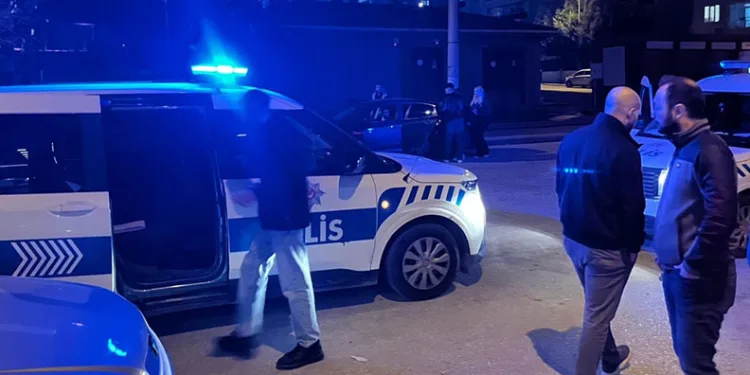 Kız arkadaş kavgasında kurusıkı ile rastgele ateş etti