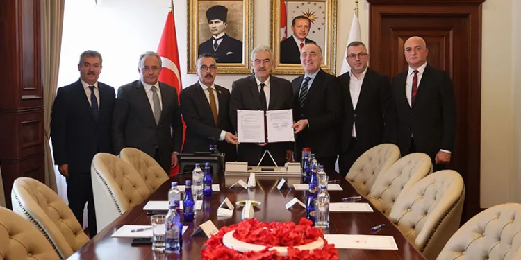 İsmet Büyükataman’dan Dervişoğlu’na sert tepki