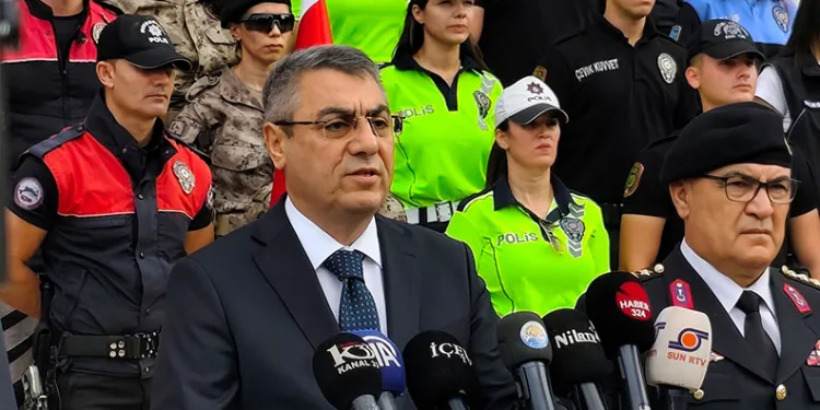 Yolun karşısına geçmeye çalışan yayaya hafriyat kamyonu çarptı