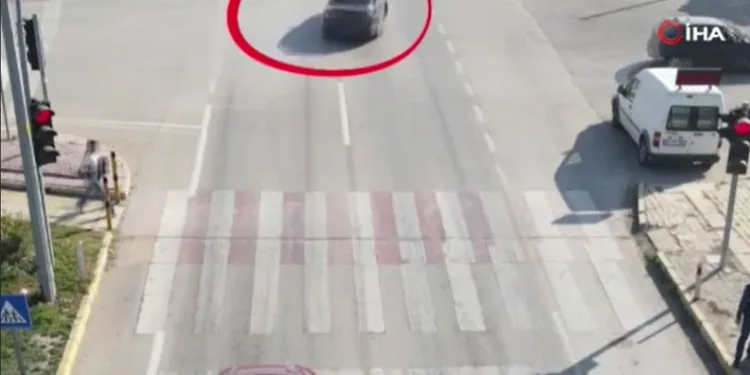 Drift atarken polis dronuna yakalandı