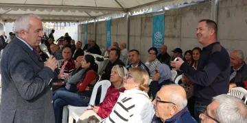 Şadi Özdemir, vatandaşların taleplerini mahallesinde dinledi