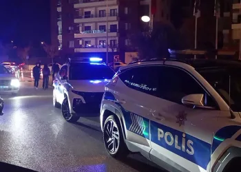Bursa’da silahını göstererek bekçileri tehdit etti
