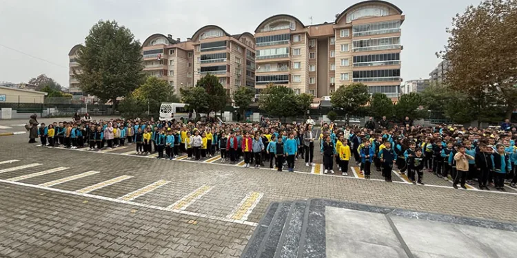 120O öğrenci derse sporla başlıyor