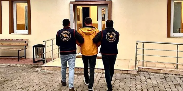 15 yıl hapis cezasıyla aranan şahıs jandarmaya yakalandı