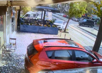 3 motosikletin karıştığı kazada 19 yaşındaki genç hayatını kaybetti
